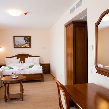Luxury Hotel Siofok Luaran gambar